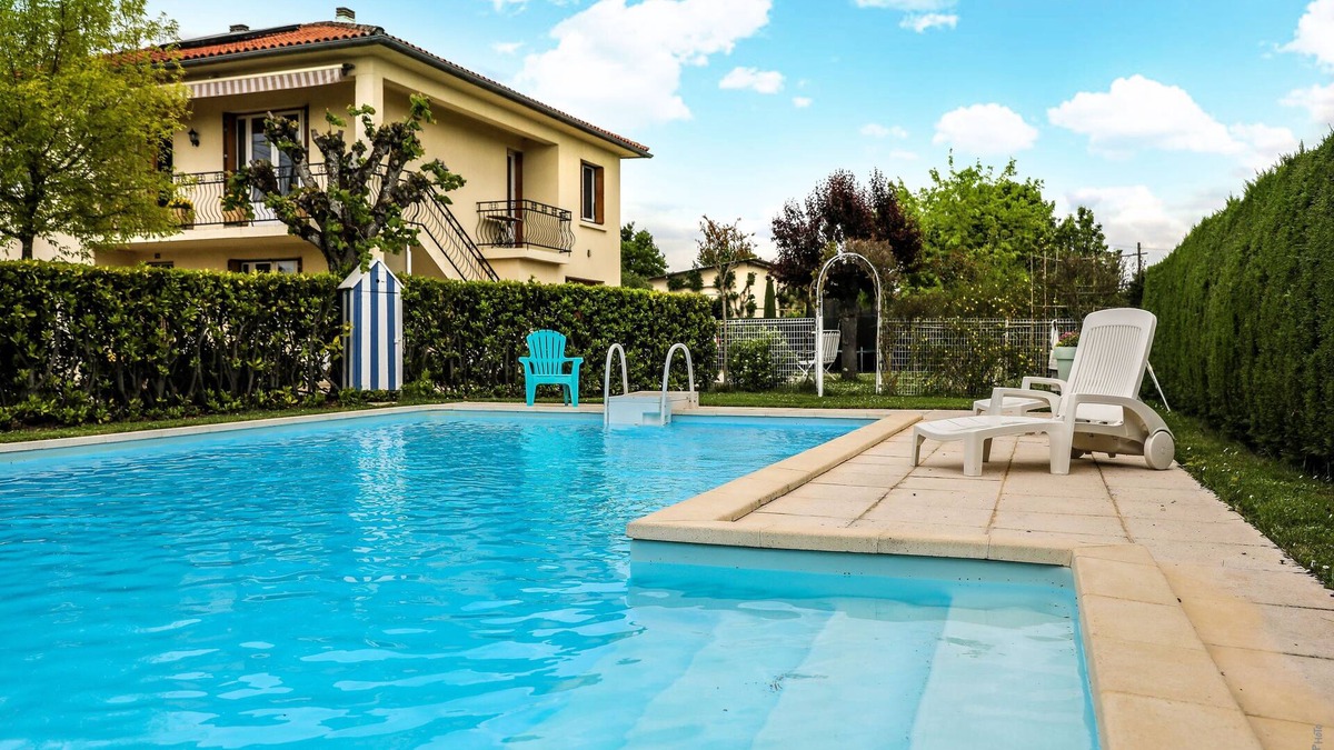 Gaillac Apartment | NICE APARTMENT - SWIMMING POOL - 68m2 - GAILLAC
