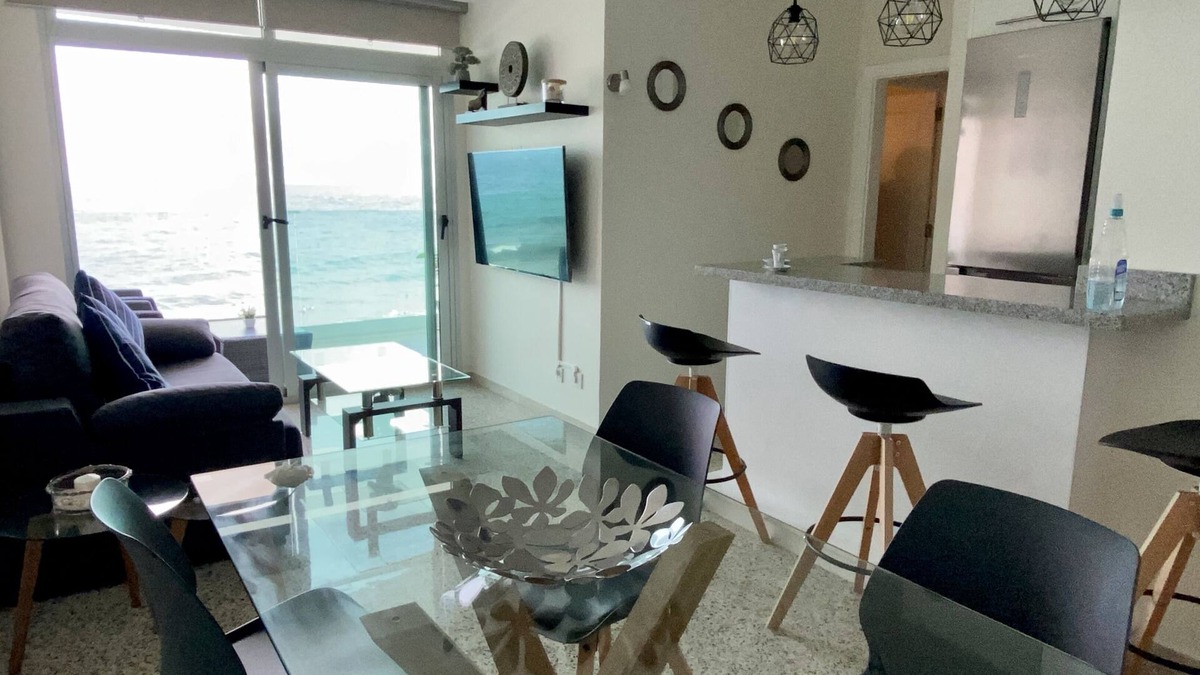La Garita Apartment | Nice apartment with large terrace facing the sea