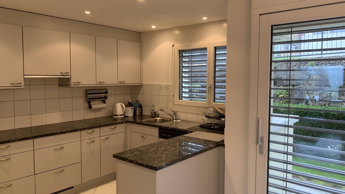 Hunenberg Apartment | Nice apartment with garden and view on the mountains , farms and hills.