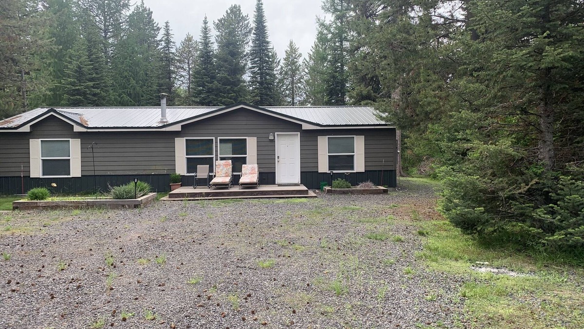 Wagon Wheel Cabin | Nice cabin on large wooded lot near Cascade Reservoir-park, beach, & boat ramp