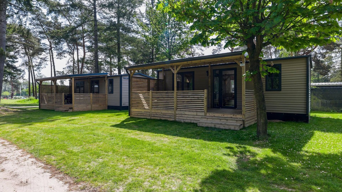 Vessem Ski Chalet | nice chalet with luxury bathroom and screened porch