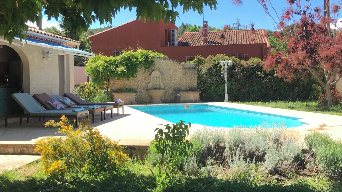 Peyrolles-en-Provence Villa | Nice ground floor villa Aix en Provence and Luberon