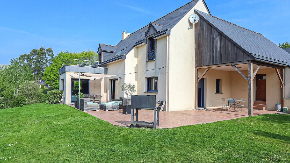 Montreuil-sous-Perouse House | Nice home in Montreuil-Sous-Pérouse