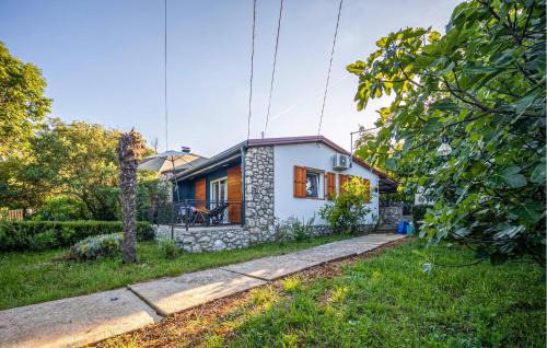 Brsec House | Nice Home In Brsec With Wifi