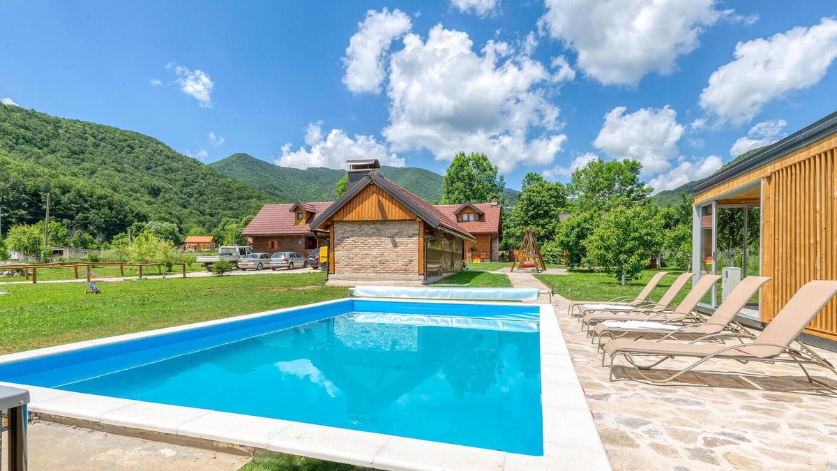 Trnovac House | Nice home in Gospic with sauna