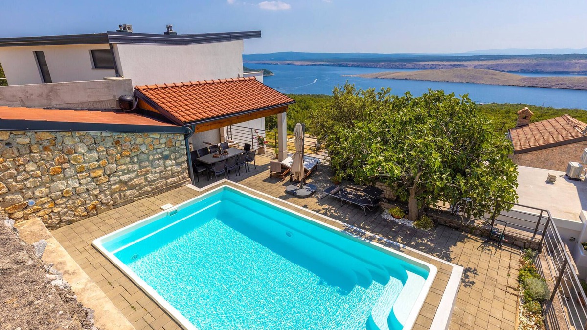 Smrika House | Nice home in Grmani with kitchen