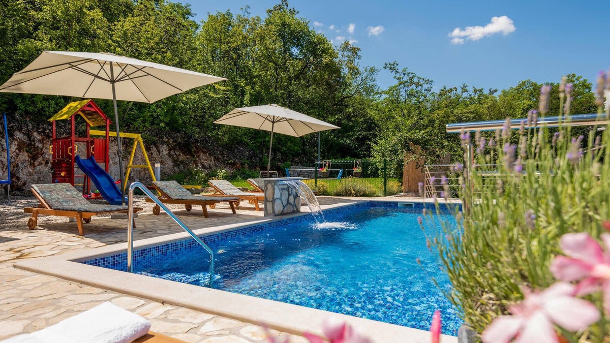 Grubine House | Nice home in Grubine with WiFi
