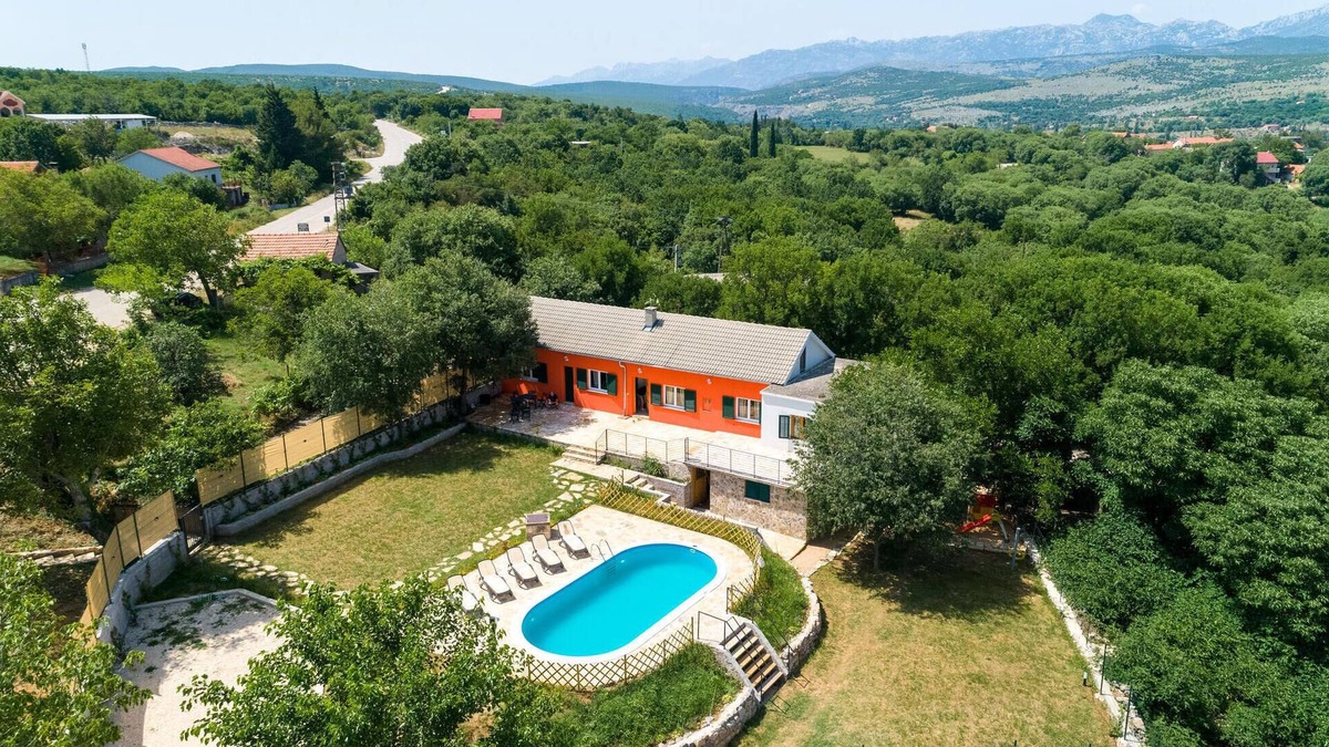Obrovac House | Nice home in Kastel Zegarski with WiFi