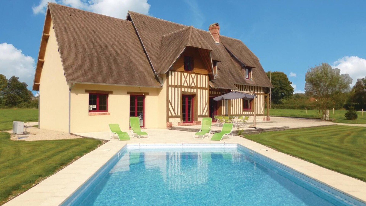 La Croupte House | Nice home in La Croupte with WiFi