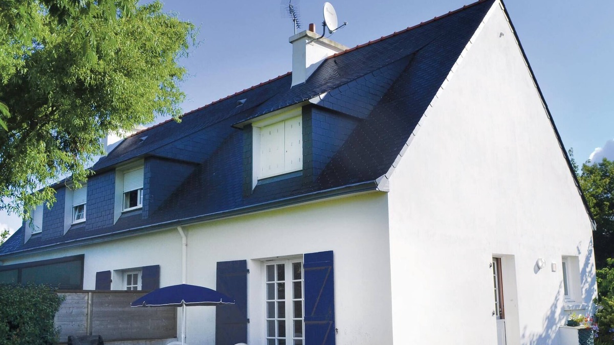 Pleuven House | Nice home in Pleuven with WiFi