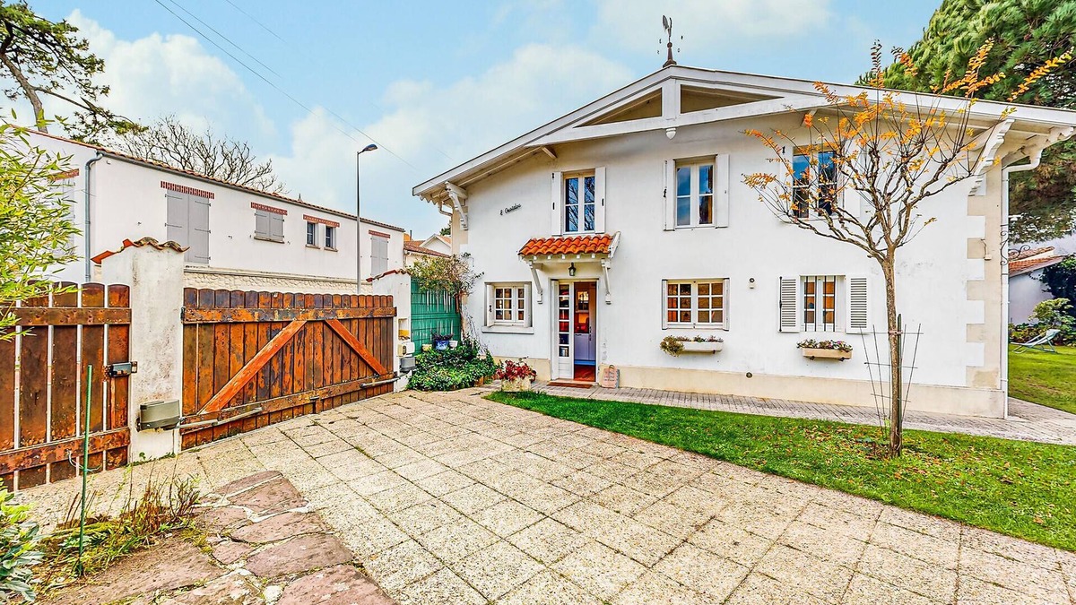 Pontaillac House | Nice home in Royan with WiFi