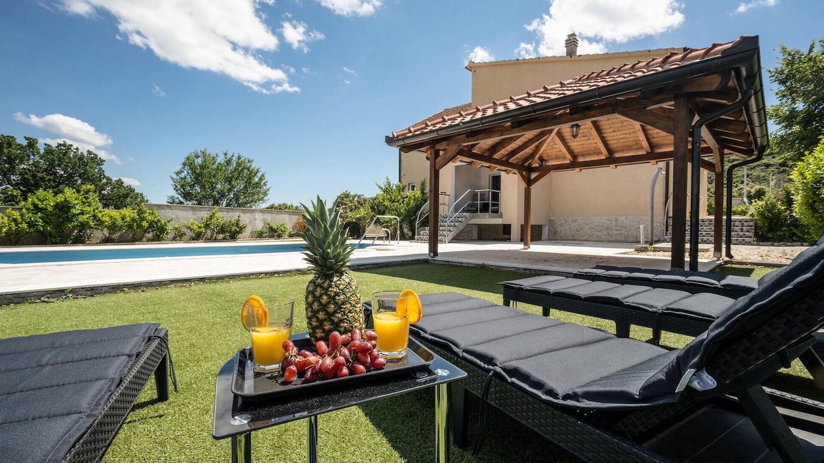 Velim House | Nice home in Sibenik with sauna