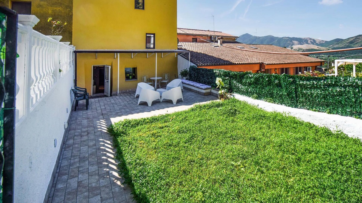 Venafro House | Nice home in Venafro with house a mountain view
