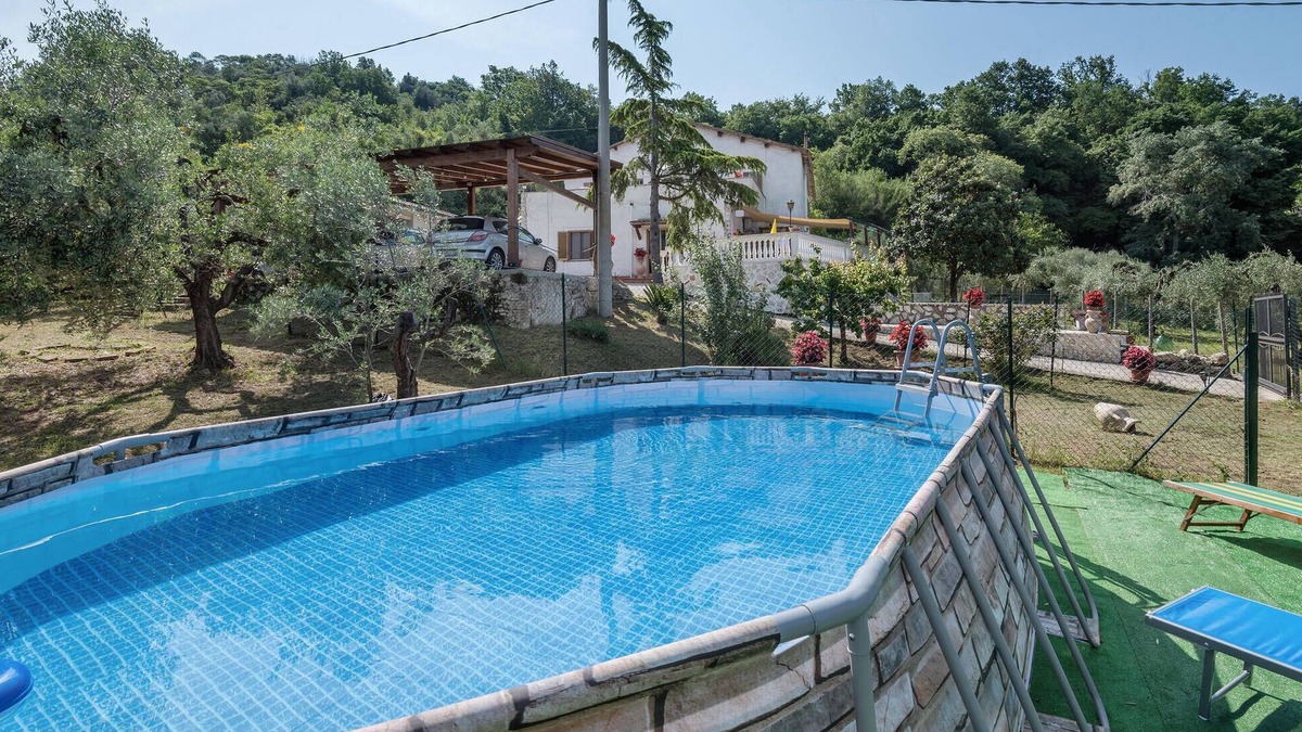 Castelnuovo di Farfa House | Nice home in Castelnuovo di Farfa