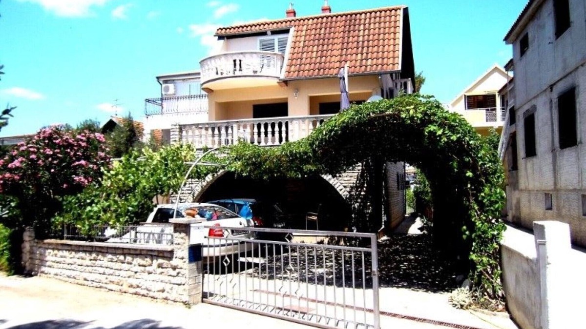 Zaboric Apartment | Nice house - quiet location - only 2 apartments - sea view - approx. 30 m to the beach