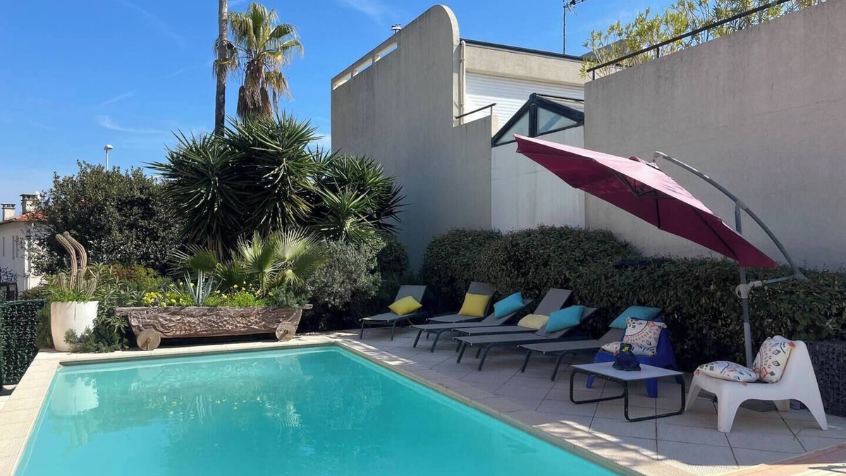 Saint-Laurent-du-Var House | Nice Living Hôtel Particulier Piscine