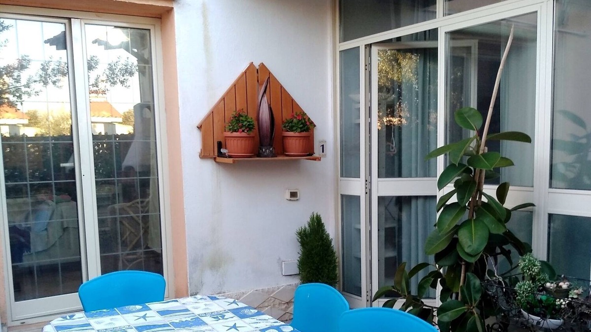 Fiumicino House | Nice one bedroom apartment with kitchenette and toilet, five beds