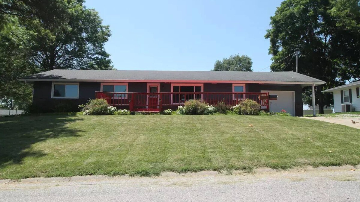 Clarinda House | Nice quiet neighborhoodnn