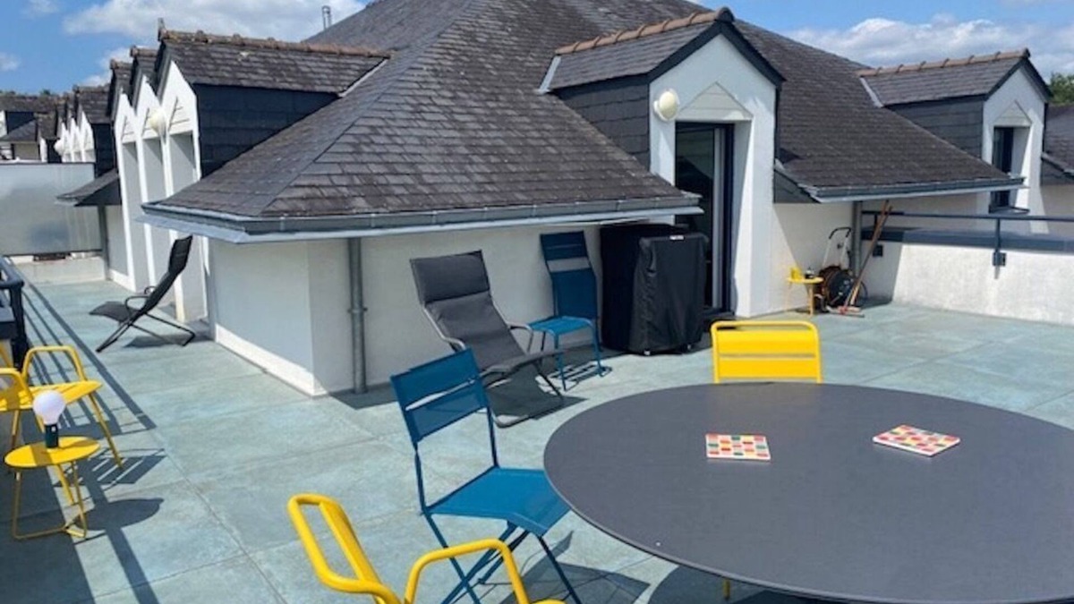 Auray Apartment | NICE ROOF TERRACE PORT DE ST GOUSTAN IDEAL LOCATION IN A QUIET AREA