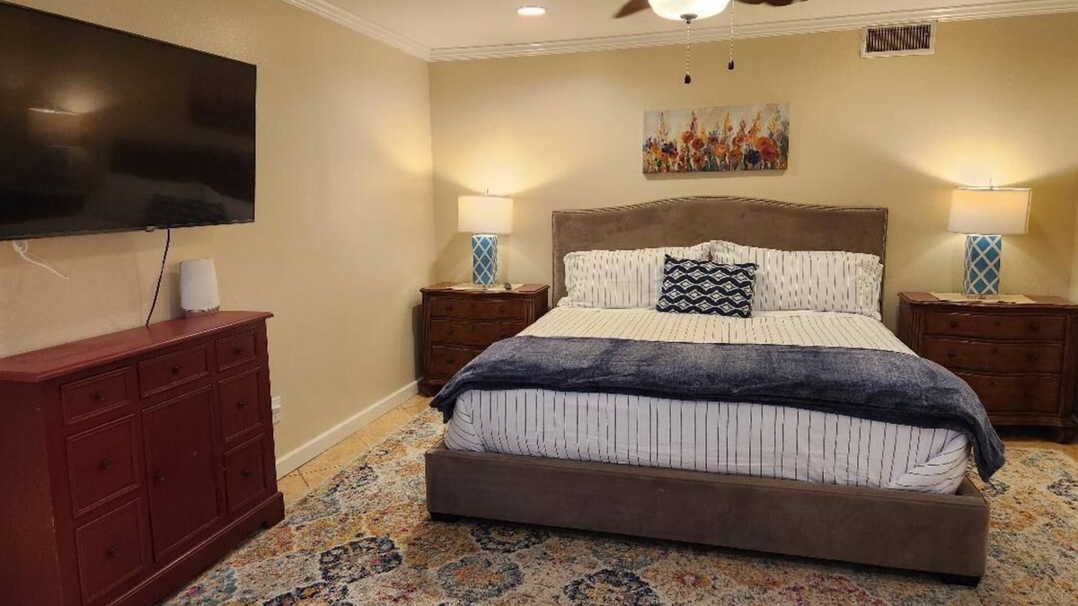 Downey House | Nice SoCal Home on quiet cul-de-sac