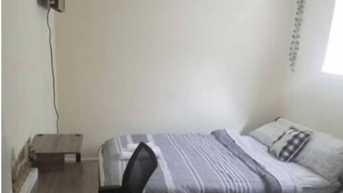 Forest Glen Apartment | Nice sunny basement apartment 5mins to HCHospital
