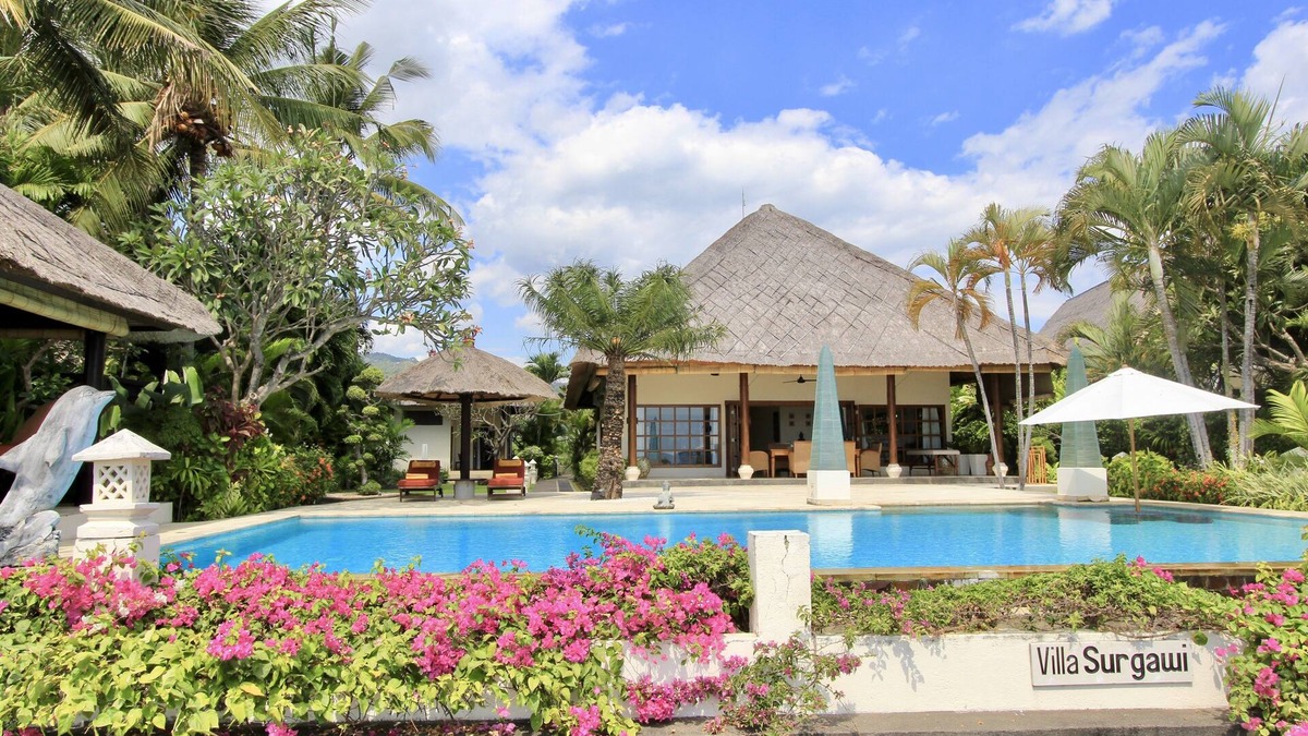Dencarik Villa | Nice Villa direct on the beach , Lovina area , North Bali