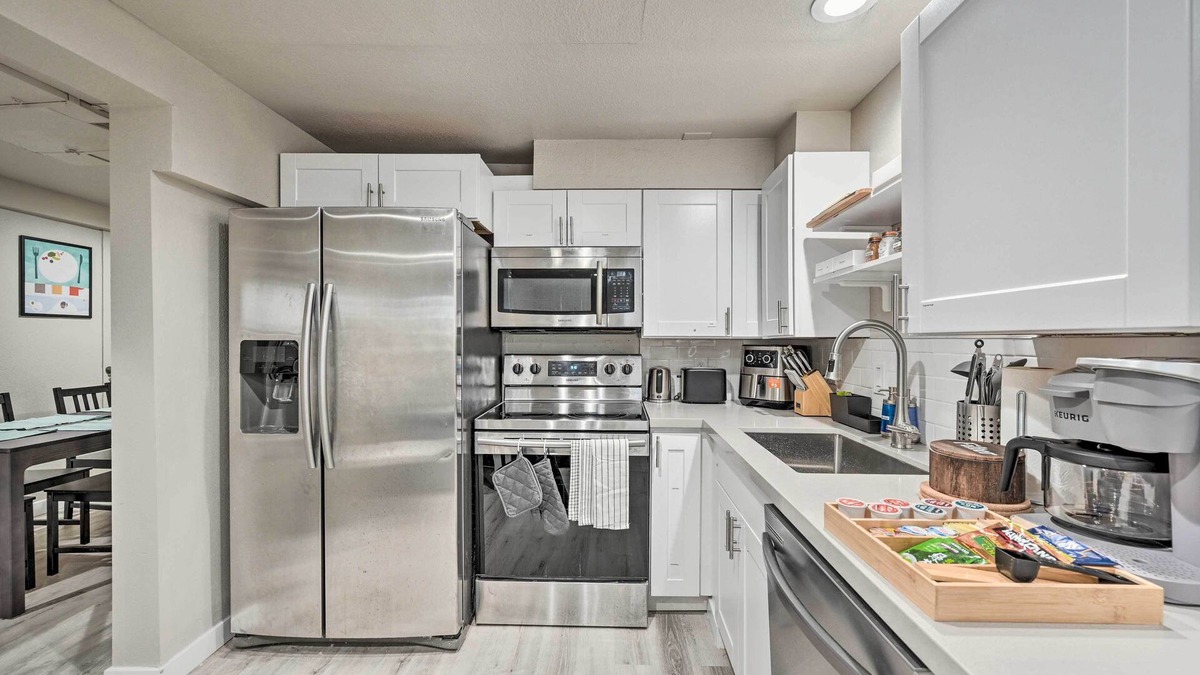 Victory Heights House | Nicely remodeled 3 bed house in Seattle - Free parking