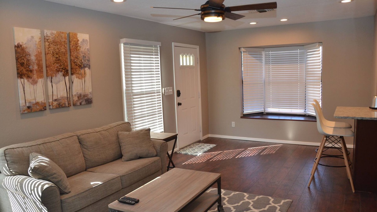 Roswell House | Nicely remodeled getaway near downtown Roswell