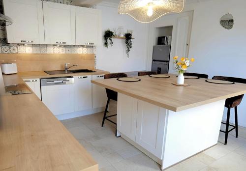 Pont-Audemer Apartment | Nid Normand building 1620 - 3 bedrooms - hyper center