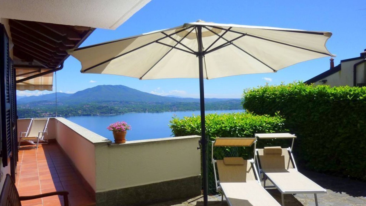 Carcioni Apartment | "NIDO SUL LAGO" - The Lake Relax!