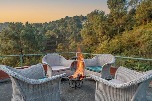 Kuthar House | Night Sky Stay kasauli Entire 3BHK 4BHK 6BHK peaceful with massive Garden Walking Path