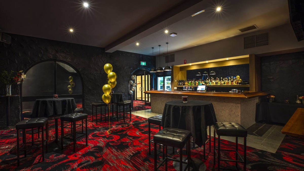 Ferntree Gully Hotel | Nightcap at Ferntree Gully Hotel Motel