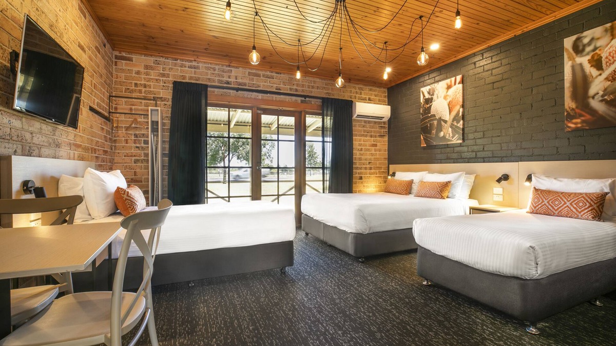 Dubbo Hotel | Nightcap at Macquarie Inn