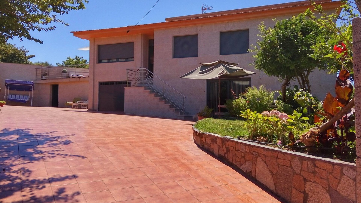 Nigran Villa | nigran house with pool and barbecue