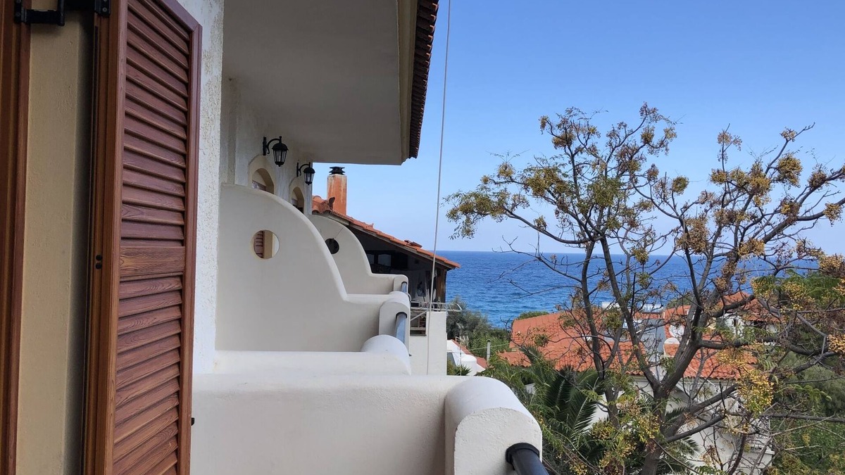 Gialiskari Apartment | Nikos Apartments A5 - One Bedroom Apartment, Sleeps 5