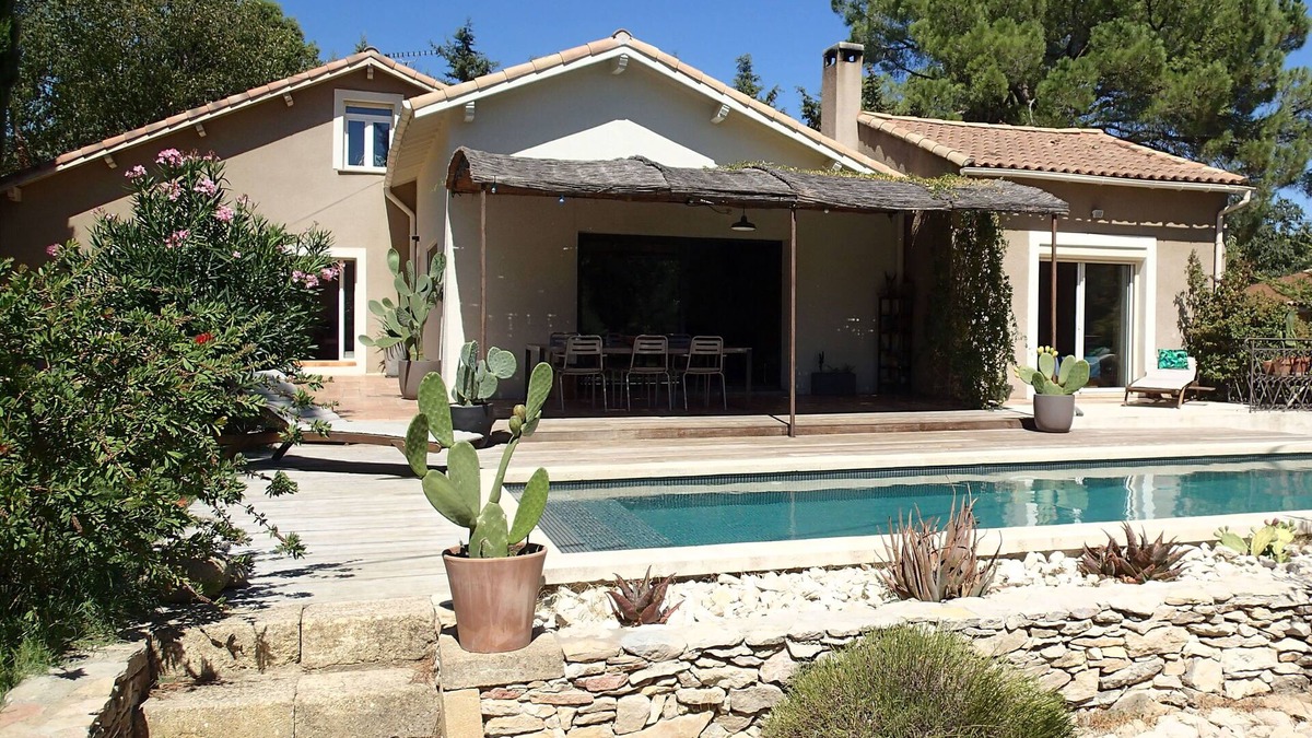 Les 3 Ponts House | Nimes in the heart of the scrubland, large mazet renovated with private pool.