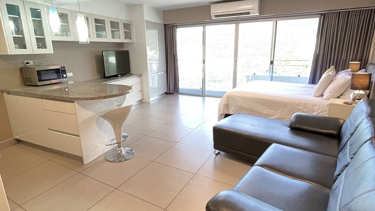 Chang Phueak Apartment | Nimman Studio with FREE Motorbike - Kitchen - View - Chom Doi 1