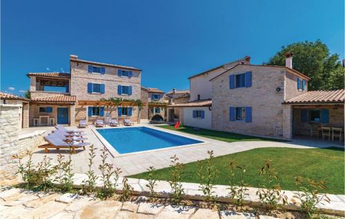 Bokordici House | Nine-Bedroom Holiday Home In Bokordici