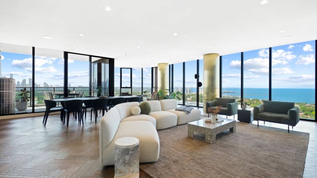 Port Melbourne Apartment | Nine Elm luxurious penthouse Panoramic city Views