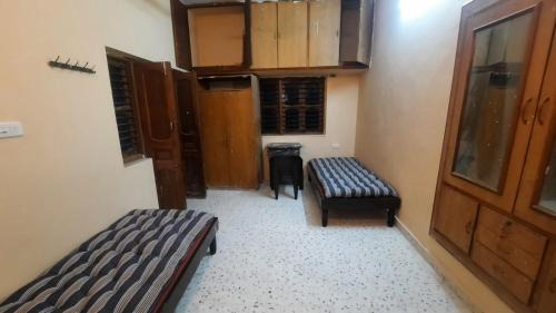 Gandhinagar House | Nisarg's PG