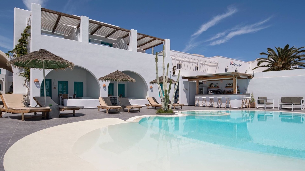 Kamari Hotel | Nissia Beach Apartments and Suites