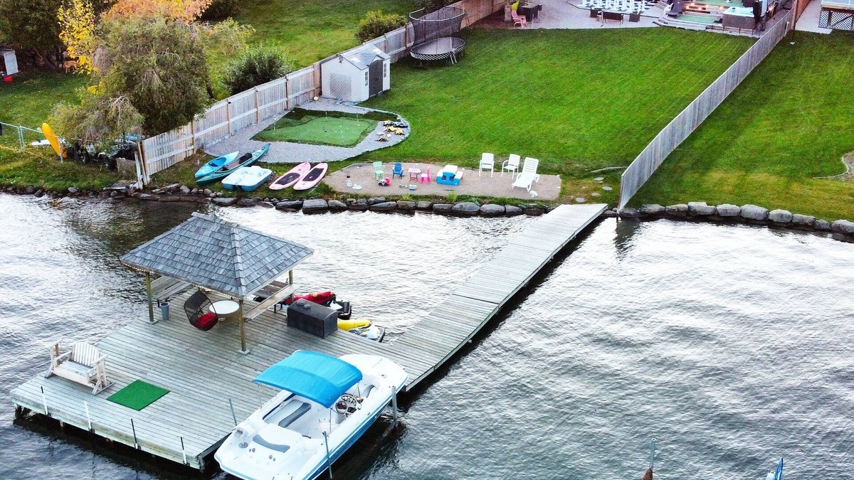 Chestermere Cottage | NK PARADISE - Lakefront, Hot Tub, Covered Dock!