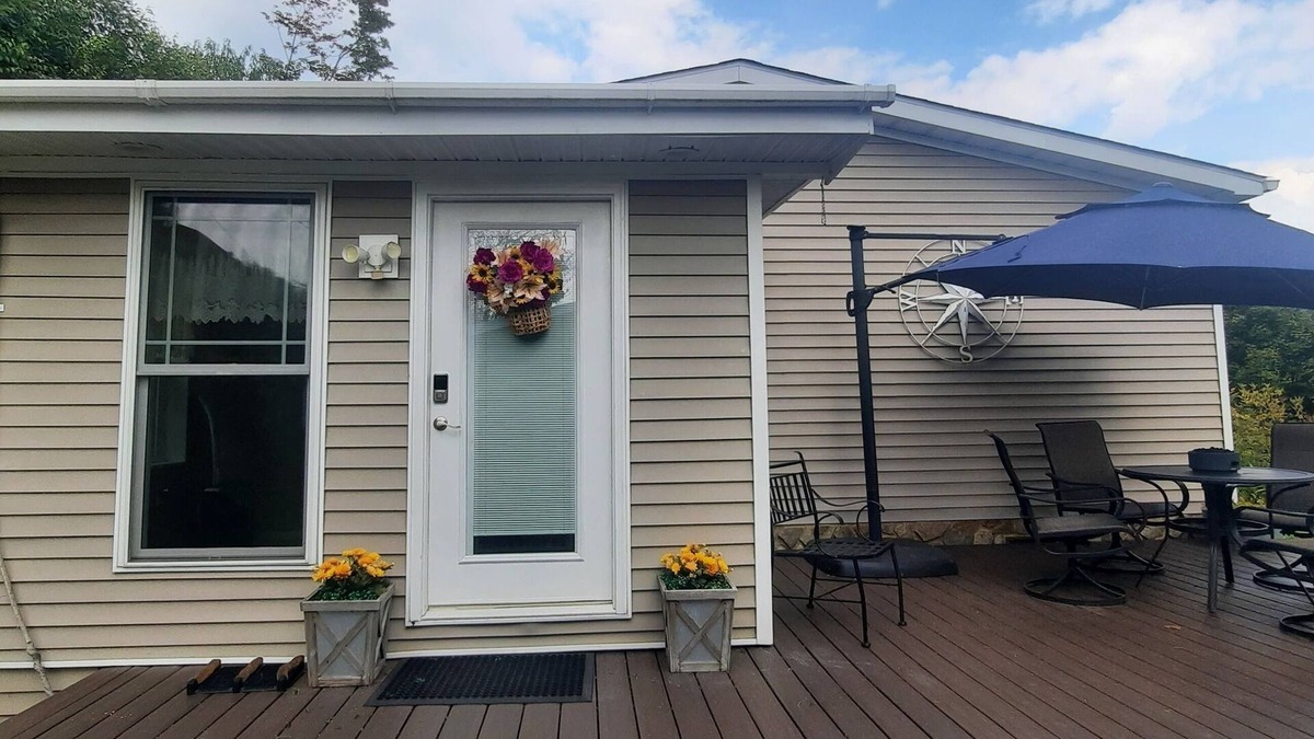 Fleetwood House | nMountain Retreat in Blue Ridge Mountains. Privacy! Owner Managed.