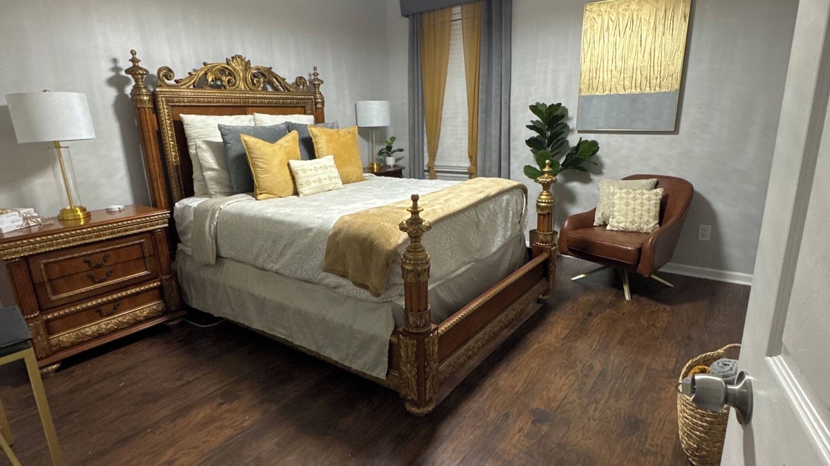 Covington House | nn"Experience Luxury 1-Bedroom Retreat in Covington with chef inspired kitchen.