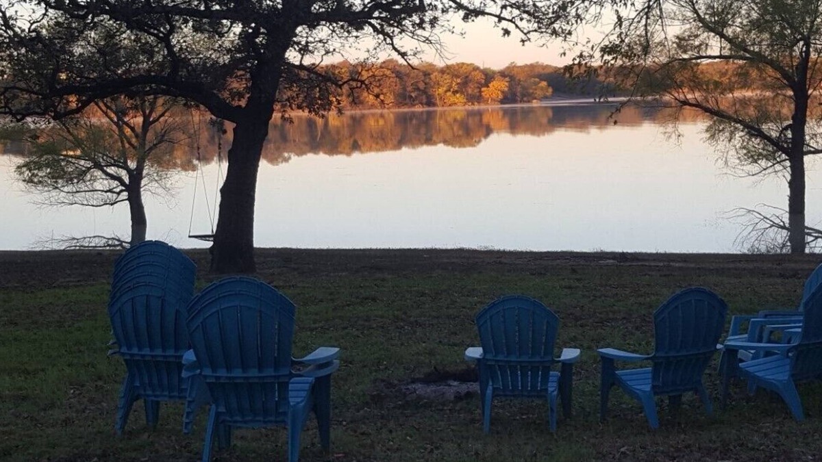Little Elm House | nn Lake front hidden gem . No cleaning fee. Pet friendly