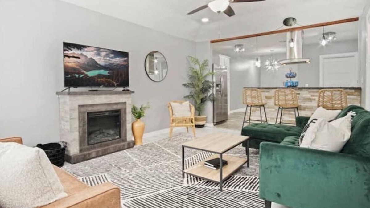 Miller House | nNew Bungalow by State Fairgrounds & Downtown OKC!