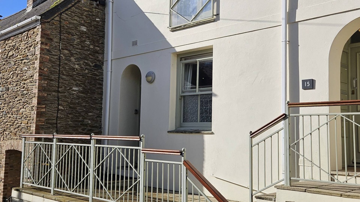St. Mawes Cottage | No 1 - an apartment that sleeps 2 guests in 1 bedroom