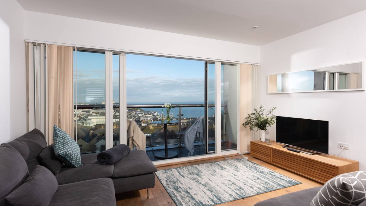 Newquay House | No.1 Quay Court - Sea Views/Pet Friendly