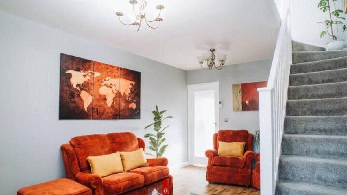 Bristol House | No.10 Bristol 2 bedroom boutique house with private parking and private garden