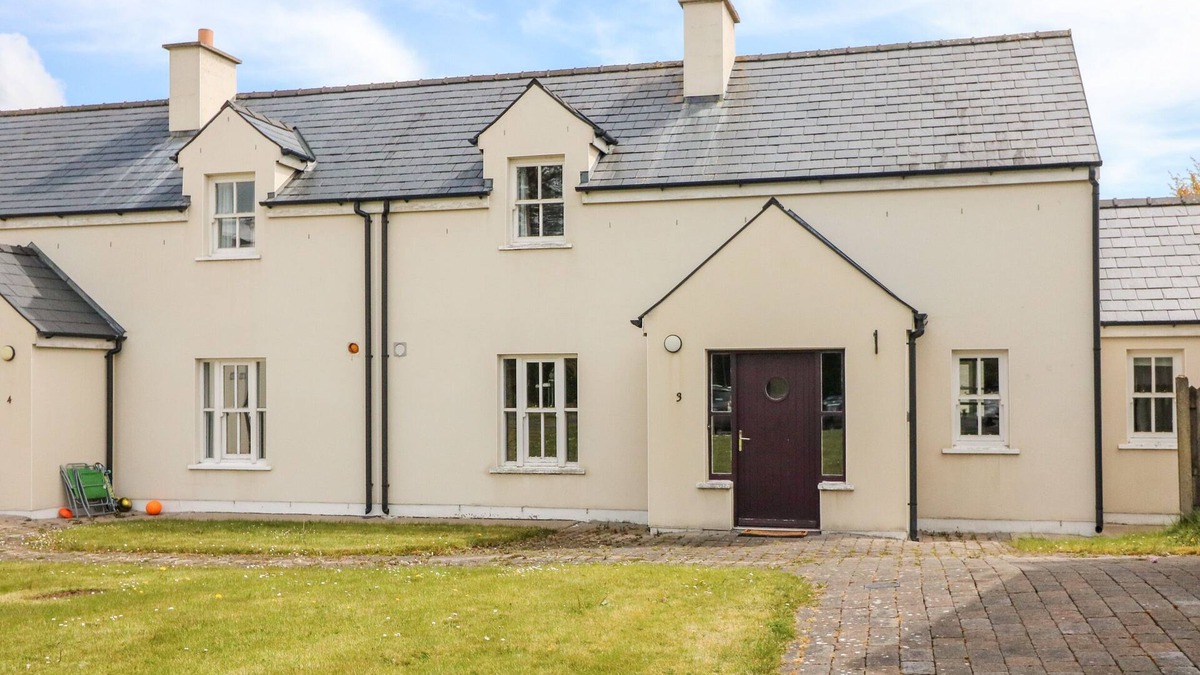 Dungarvan Cottage | NO. 3 AN SEANACHAI, family friendly in Dungarvan, County Waterford